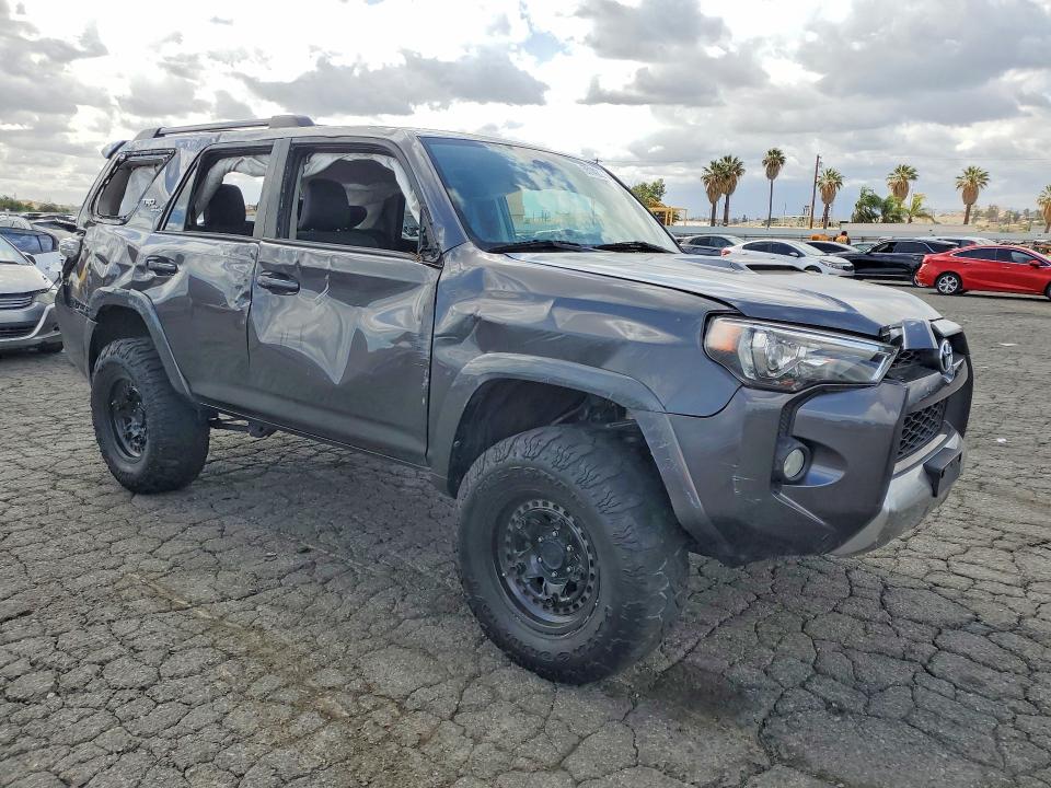 2019 Toyota 4runner VIN JTEBU5JR7K5709422 COPART salvage auction — SIDE, Fl - Dis/Dlr/Exp Only Clean Title, sold $14,200 on 2026-07-23 (photo 4)