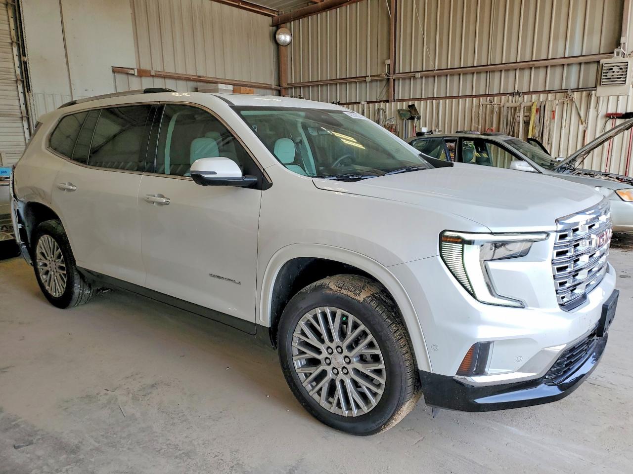 2025 GMC Acadia VIN 1GKENLRS7SJ247188 COPART salvage auction — Rear End, Sv - Salvage Title, sold $22,200 on 2026-09-25 (photo 4)
