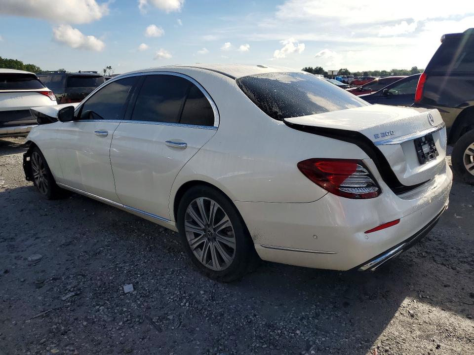 2018 Mercedes-benz E-klasse VIN WDDZF4JB0JA381377 COPART salvage auction — FRONT END, Salvage Title, sold $3,050 on 2026-08-18 (photo 2)