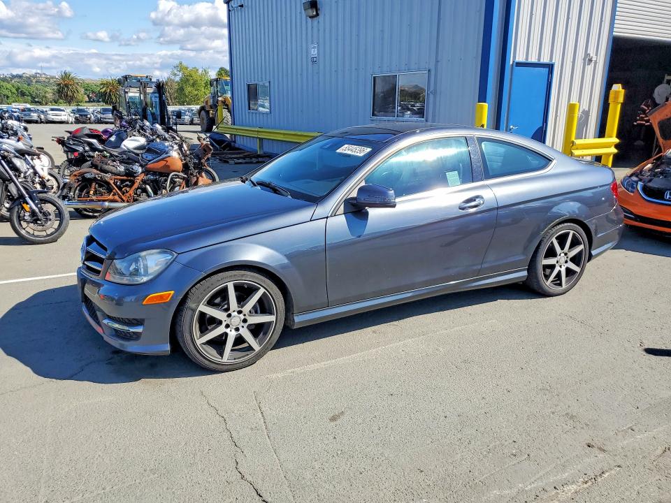 2015 Mercedes-benz VIN WDDGJ4HB0FG383999 COPART salvage auction — MINOR DENT/SCRATCHES, Ca - Dis/Dlr/Exp Only Clean Title, sold $2,800 on 2026-07-07 (photo 1)