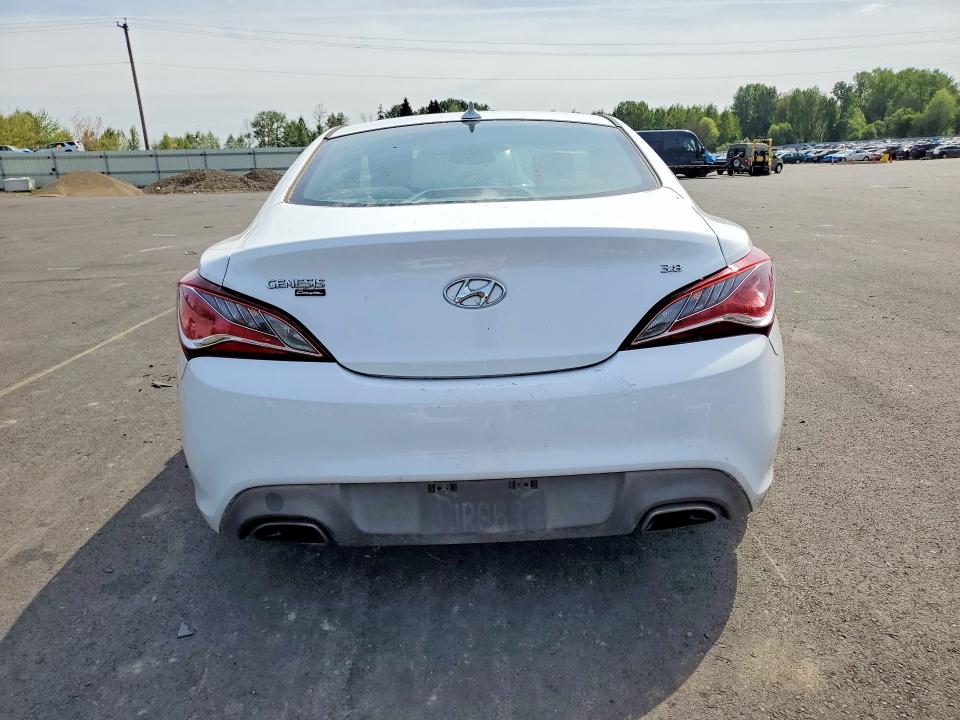 2015 Hyundai Genesis VIN KMHHU6KJ1FU123657 COPART salvage auction — SIDE, Or - Lien Papers Salvage, sold $400 on 2026-07-29 (photo 6)