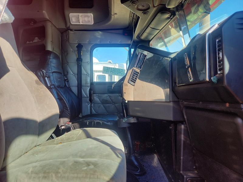 2002 Freightliner Fld120 VIN 1FUJAHCG72LG28854 COPART salvage auction — SIDE, TX - SALVAGE VEHICLE TITLE, sold $11,800 on 2026-07-16 (photo 5)