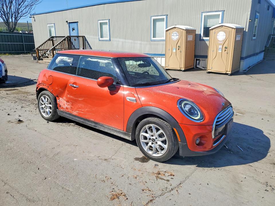 2021 Mini Cooper VIN WMWXR3C08M2N75889 COPART salvage auction — SIDE, Id - Salvage Certificate Of Title, sold $3,950 on 2026-08-19 (photo 4)