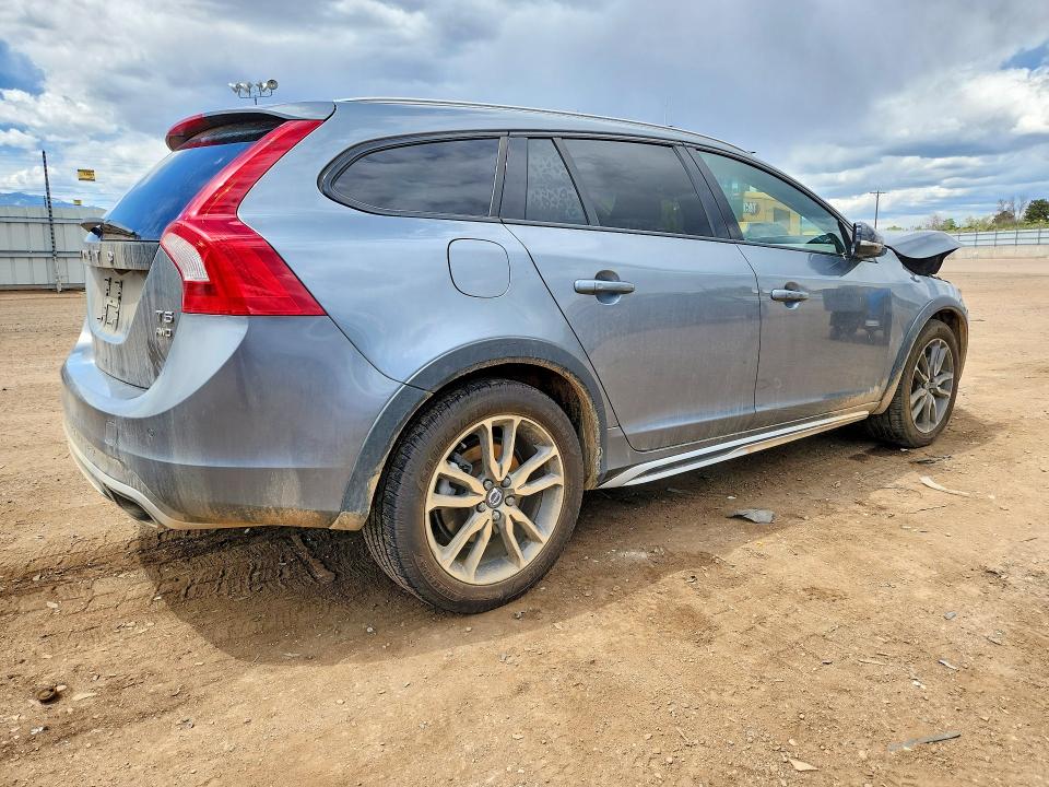 2017 Volvo V60 VIN YV440MWKXH1025766 COPART salvage auction — FRONT END, Co - Salvage Title, sold $625 on 2026-07-13 (photo 3)