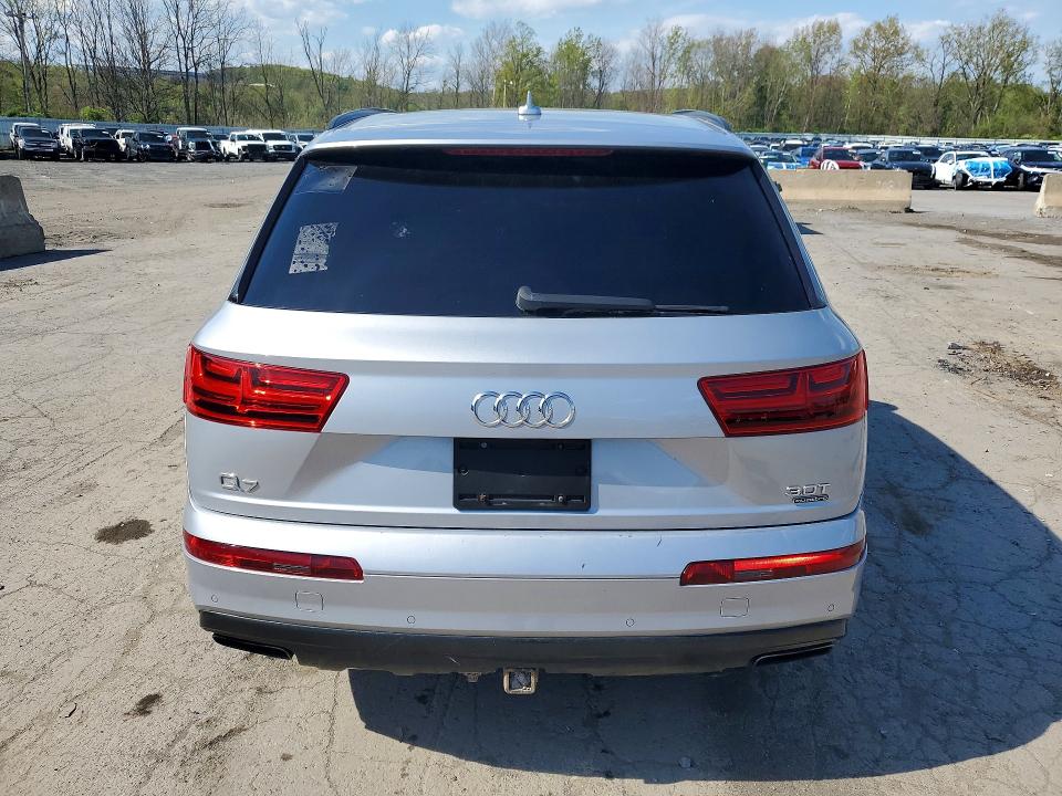 2017 Audi Q7 VIN WA1VAAF74HD003821 COPART salvage auction — MINOR DENT/SCRATCHES, Fl - Certificate Of Title, sold $4,400 on 2026-07-16 (photo 6)