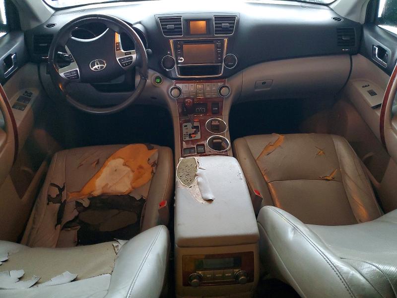 2013 Toyota Highlander VIN 5TDYK3EH9DS102364 COPART salvage auction — FRONT END, Tx - Salvage Title-Flood Damage, sold $1,800 on 2026-07-28 (photo 8)