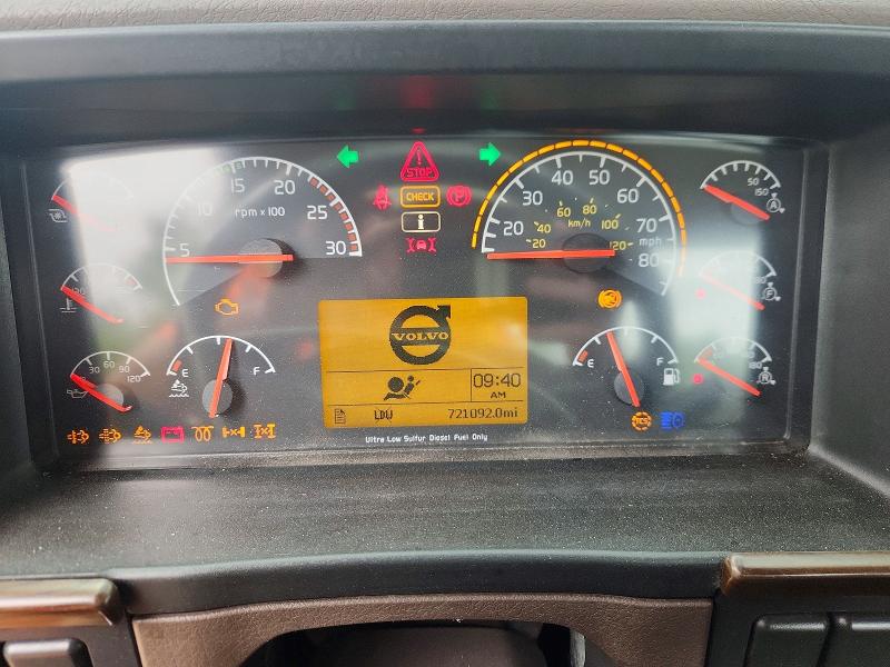 2017 Volvo VIN 4V4N39TG9HN988098 COPART salvage auction — MINOR DENT/SCRATCHES, In - Certificate Of Title, sold $5,000 on 2026-07-22 (photo 8)