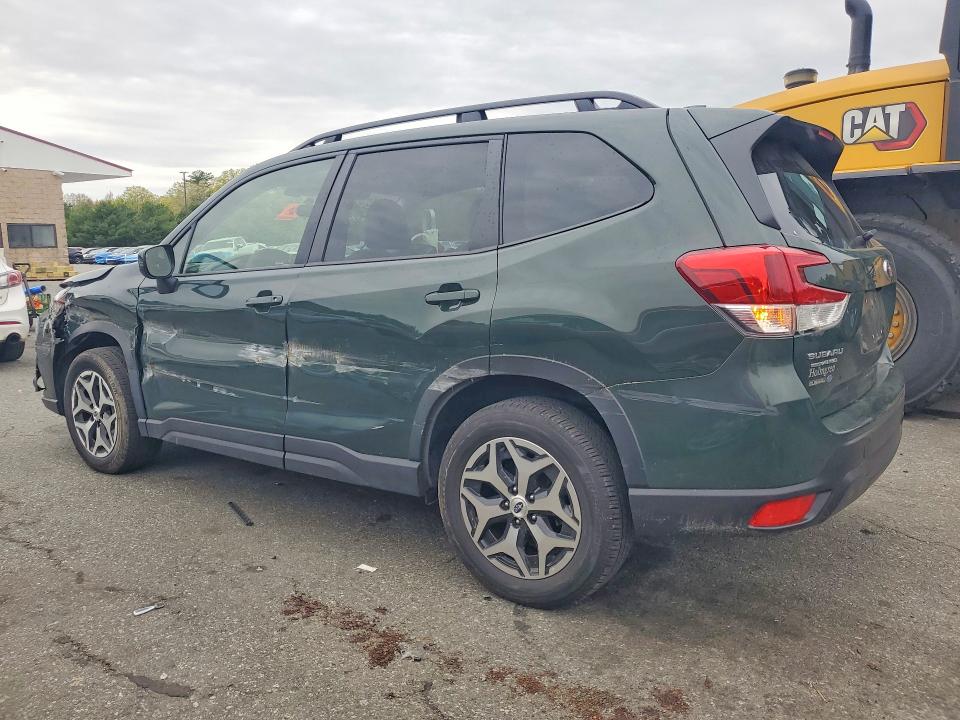 2022 Subaru Forester VIN JF2SKADCXNH410506 COPART salvage auction — SIDE, Id - Salvage Certificate Of Title, sold $5,900 on 2026-07-02 (photo 2)