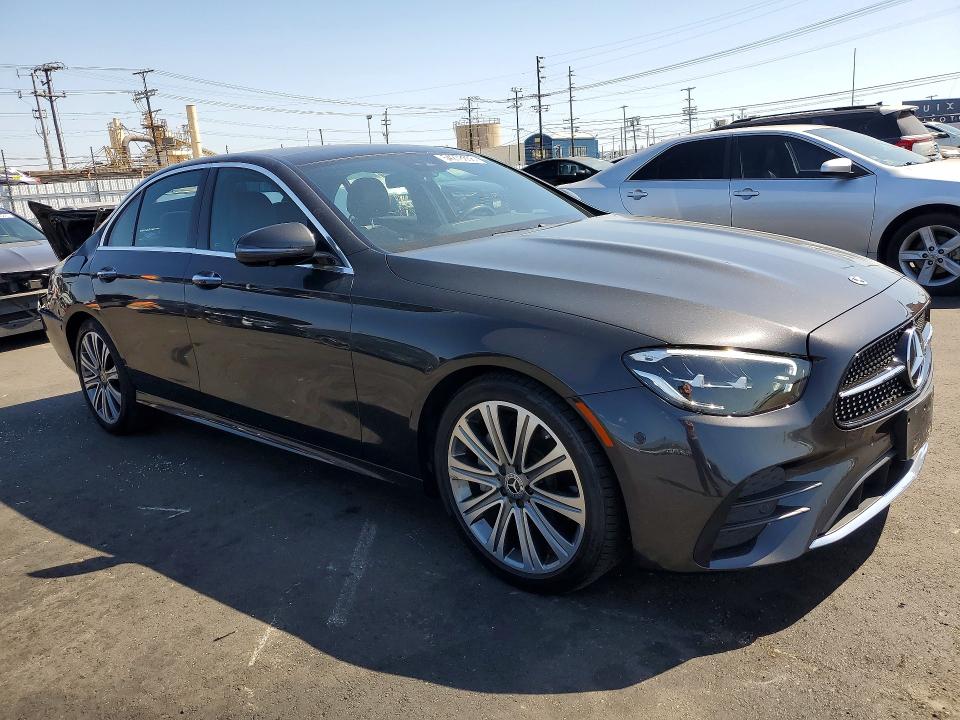 2022 Mercedes-benz E-klasse VIN W1KZF8DB6NB091406 COPART salvage auction — REAR END, Ca - Salvage Certificate, sold $14,300 on 2026-07-20 (photo 4)