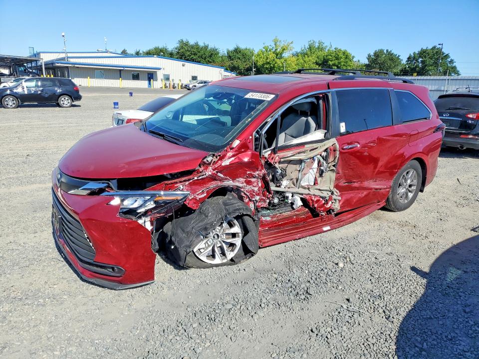 2025 Toyota Sienna VIN 5TDJRKEC3SS228681 COPART salvage auction — SIDE, Ca - Salvage Certificate, sold $10,600 on 2026-07-02 (photo 1)