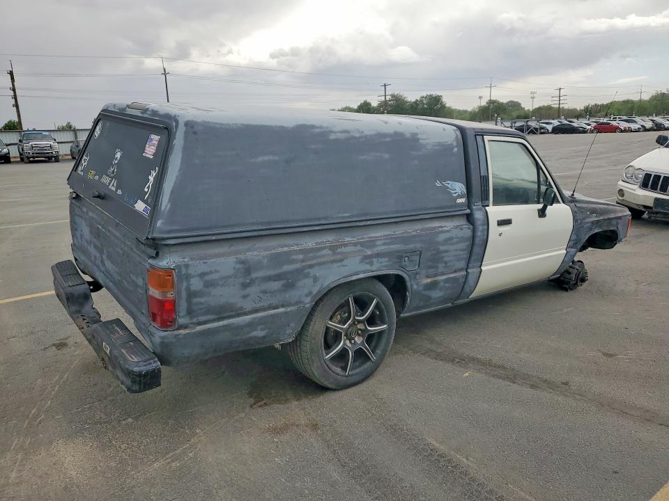 1988 Toyota Pickup VIN JT4RN50R0J5113164 COPART salvage auction — FRONT END, Id - Certificate Of Title, sold $500 on 2026-07-30 (photo 3)