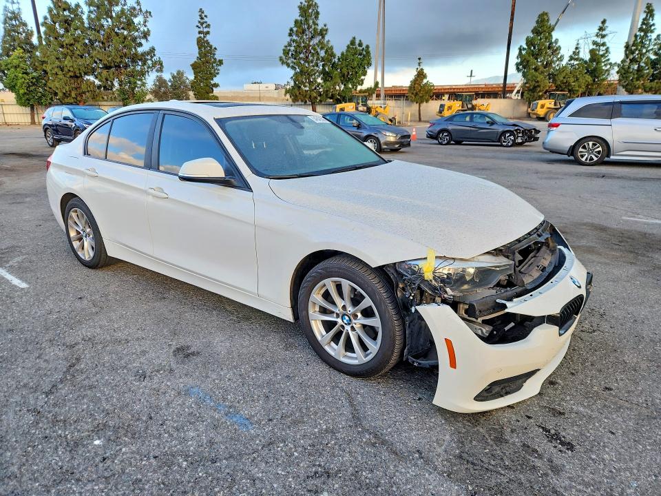 2017 BMW 3er VIN WBA8E1G38HNU18618 COPART salvage auction — FRONT END, Ca - Salvage Certificate, sold $825 on 2026-07-28 (photo 4)