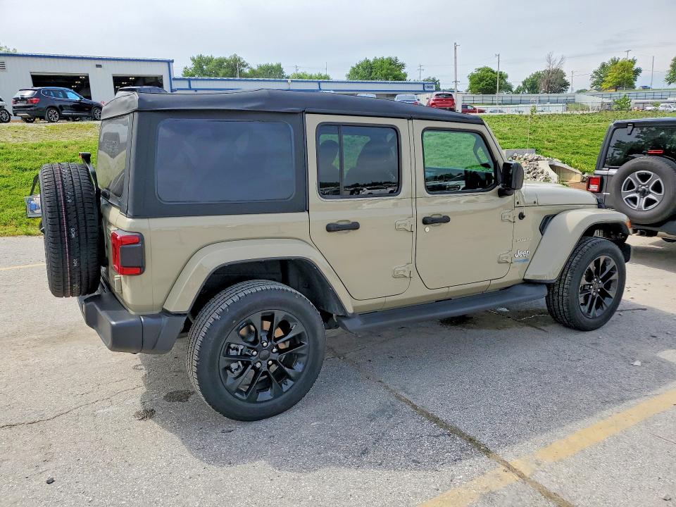 2022 Jeep Wrangler unlimited VIN 1C4JJXP61NW277006 COPART salvage auction — NORMAL WEAR, MO - CERTIFICATE OF TITLE, sold $21,000 on 2026-07-16 (photo 3)