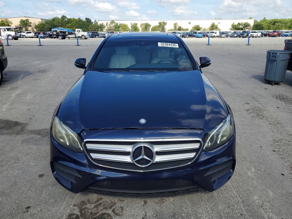 2017 Mercedes-benz E-klasse VIN WDDZF4JB2HA042694 COPART salvage auction — MINOR DENT/SCRATCHES, Fl - Certificate Of Title, sold $6,000 on 2026-07-18 (photo 5)