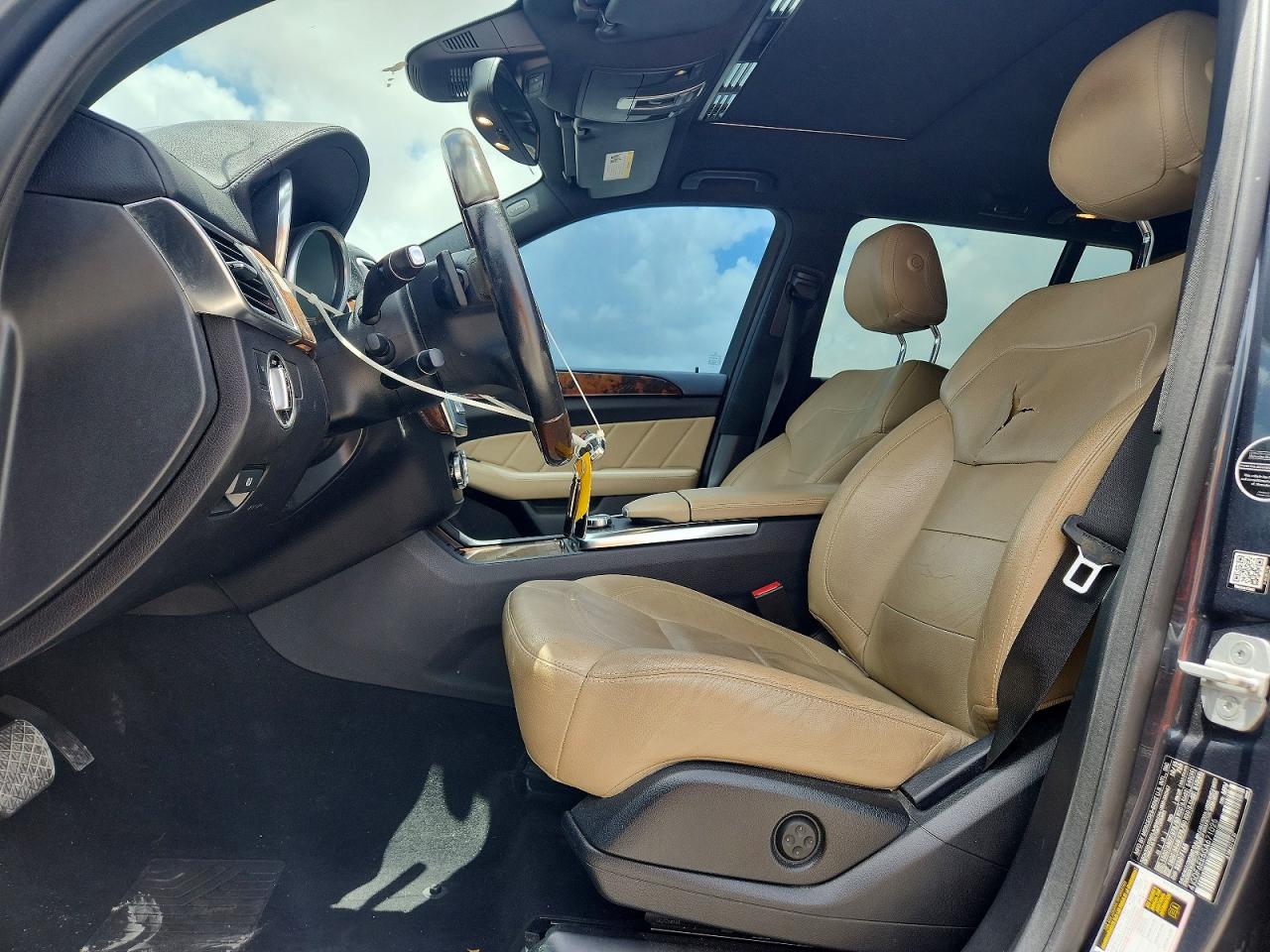 2016 Mercedes-Benz GL-Class VIN 4JGDF6EE5GA671025 COPART salvage auction — Minor Dent/Scratches, FL - CERTIFICATE OF TITLE (P), sold $4,950 on 2026-07-01 (photo 7)