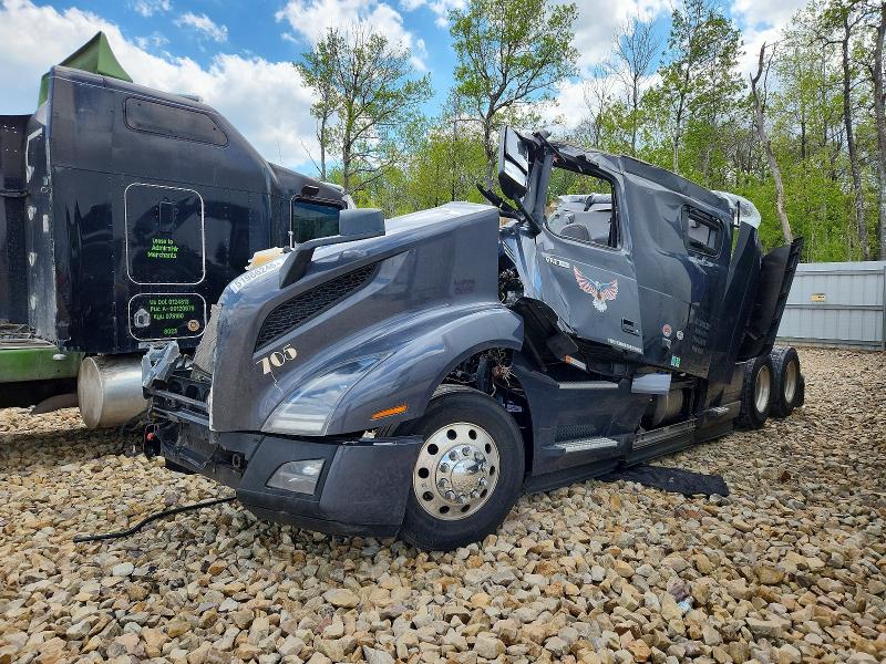 2025 Volvo Vnl VIN 4V4NC9EH3SN690241 COPART salvage auction — ALL OVER, Pa - Certificate Of Salvage, sold $23,100 on 2026-08-27 (photo 2)