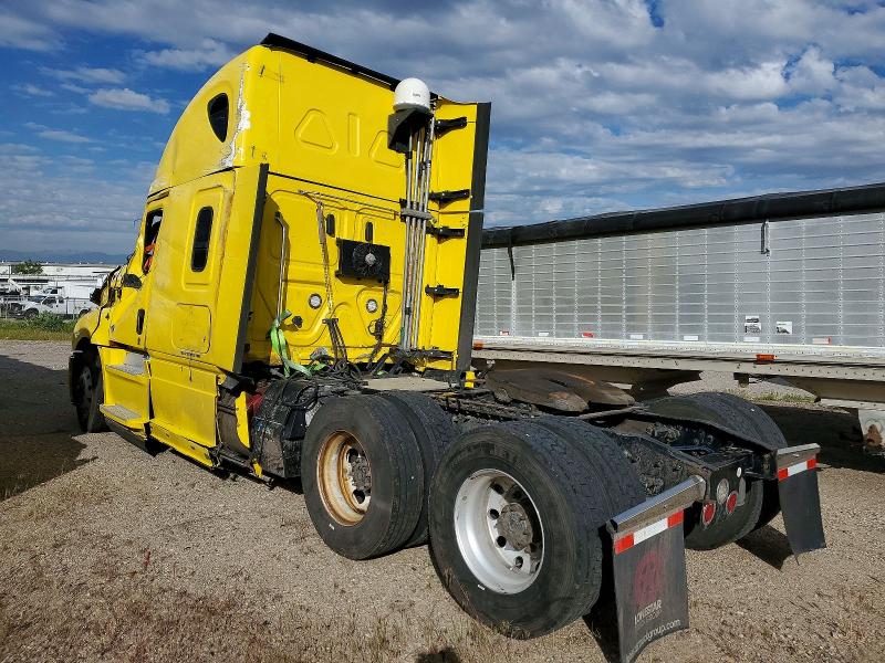 2020 Freightliner Cascadia 126 VIN 3AKJHHDR4LSKN2161 COPART salvage auction — ROLLOVER, UT - SALVAGE CERTIFICATE, sold $2,850 on 2026-07-09 (photo 3)