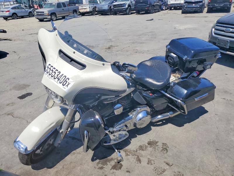 2014 Harley-davidson Fl VIN 1HD1FMM35EB667400 COPART salvage auction — MINOR DENT/SCRATCHES, CA - SALVAGE CERTIFICATE, sold $2,700 on 2026-07-09 (photo 3)