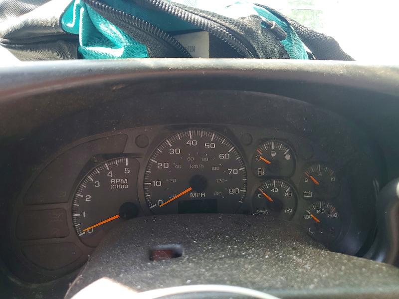 2005 Chevrolet 4500 VIN 1GBE4C1E35F526735 COPART salvage auction — ROLLOVER, Md - Cert Of Salvage > 75% Damage, sold $375 on 2026-07-08 (photo 9)
