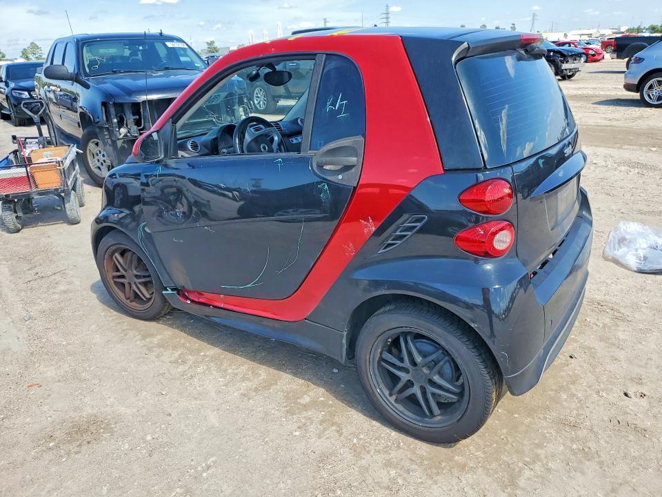 2015 Smart Fortwo VIN WMEEJ3BA5FK796382 COPART salvage auction — SIDE, Tx - Salvage Vehicle Title, sold $1,250 on 2026-08-11 (photo 2)