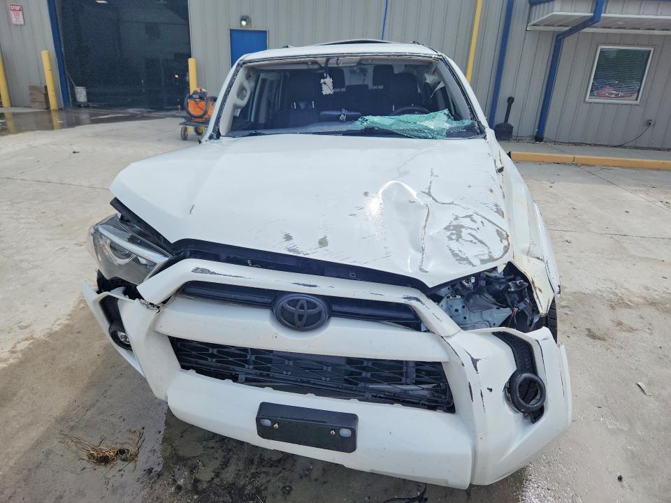 2021 Toyota 4runner VIN JTENU5JR6M5944233 COPART salvage auction — ROLLOVER, Il - Salvage Certificate, sold $6,100 on 2026-07-07 (photo 5)
