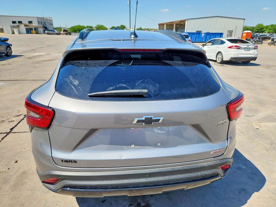 2025 Chevrolet VIN KL77LJEP5SC242055 COPART salvage auction — SIDE, Tx - Salvage Vehicle Title, sold $9,200 on 2026-07-20 (photo 6)
