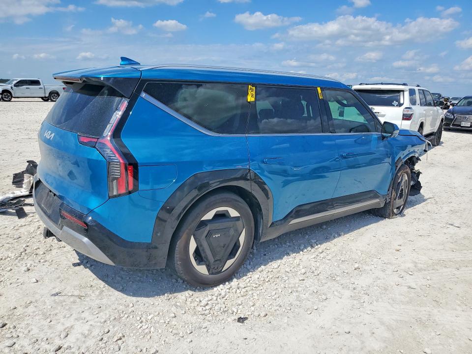 2025 Kia Ev9 VIN 5XYADFS56SG001039 COPART salvage auction — FRONT END, Tx - Salvage Vehicle Title, sold $17,400 on 2026-07-09 (photo 3)