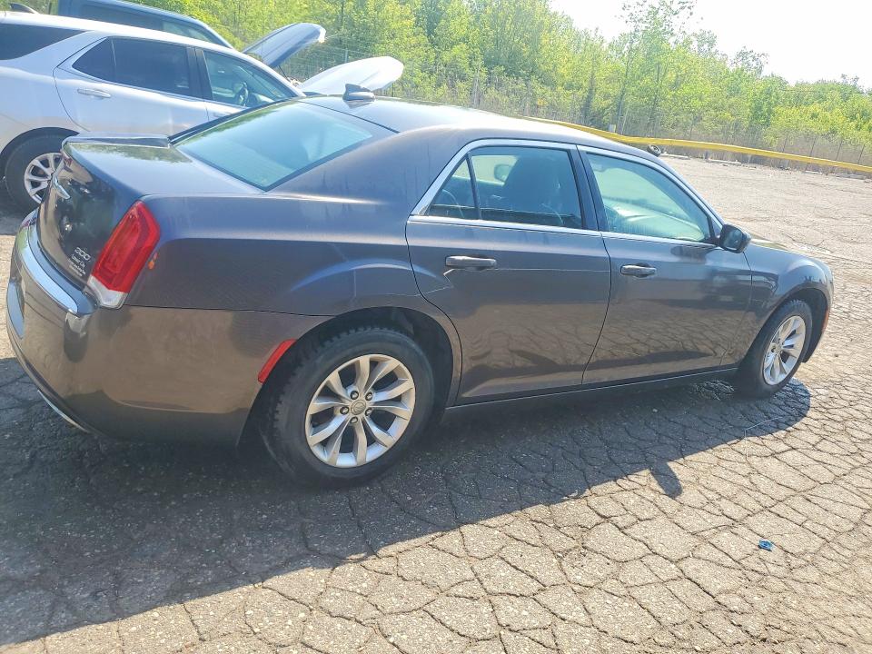 2015 Chrysler 300 VIN 2C3CCAAG0FH797008 COPART salvage auction — WATER/FLOOD, Mi - Cert Of Title-Flood Vehicle, sold $2,450 on 2026-07-02 (photo 3)