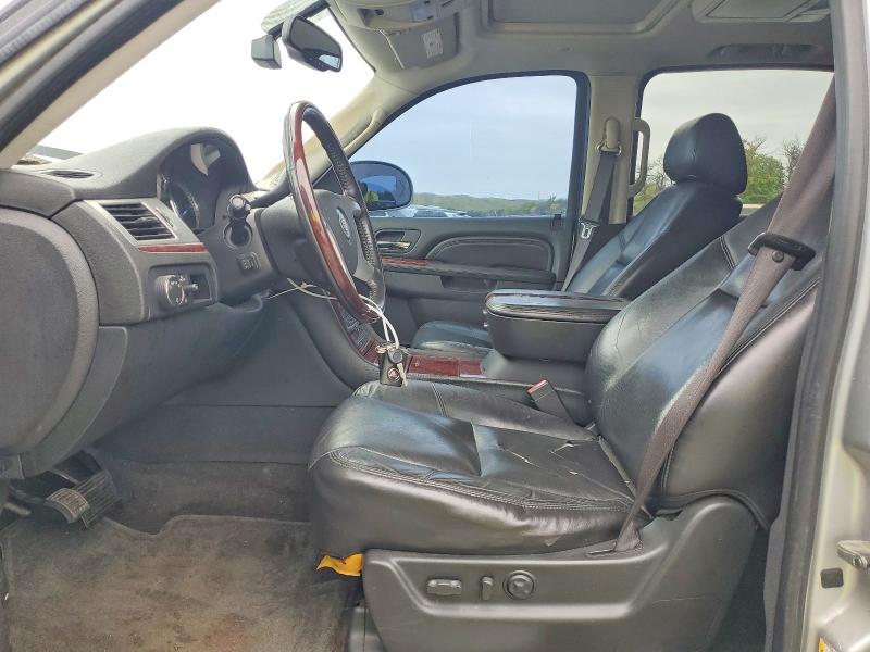 2010 Cadillac Escalade esv VIN 1GYUKJEF8AR260801 COPART salvage auction — FRONT END, Ny - Certificate Of Title, sold $600 on 2026-07-12 (photo 7)