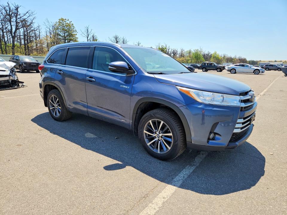 2017 Toyota Highlander VIN 5TDJGRFH0HS032148 COPART salvage auction — UNDERCARRIAGE, Pa - Certificate Of Salvage, sold $5,700 on 2026-07-06 (photo 4)