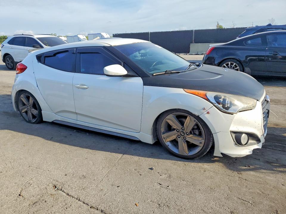 2015 Hyundai Veloster VIN KMHTC6AE0FU217661 COPART salvage auction — FRONT END, Fl - Cert Of Title Slvg Rebuildable, sold $475 on 2026-07-28 (photo 4)