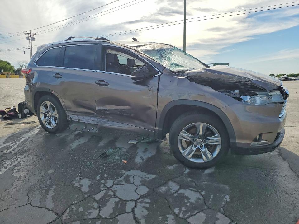 2014 Toyota Highlander VIN 5TDYKRFH7ES008096 COPART salvage auction — ROLLOVER, Tn - Salvage Certificate, sold $2,800 on 2026-07-06 (photo 4)