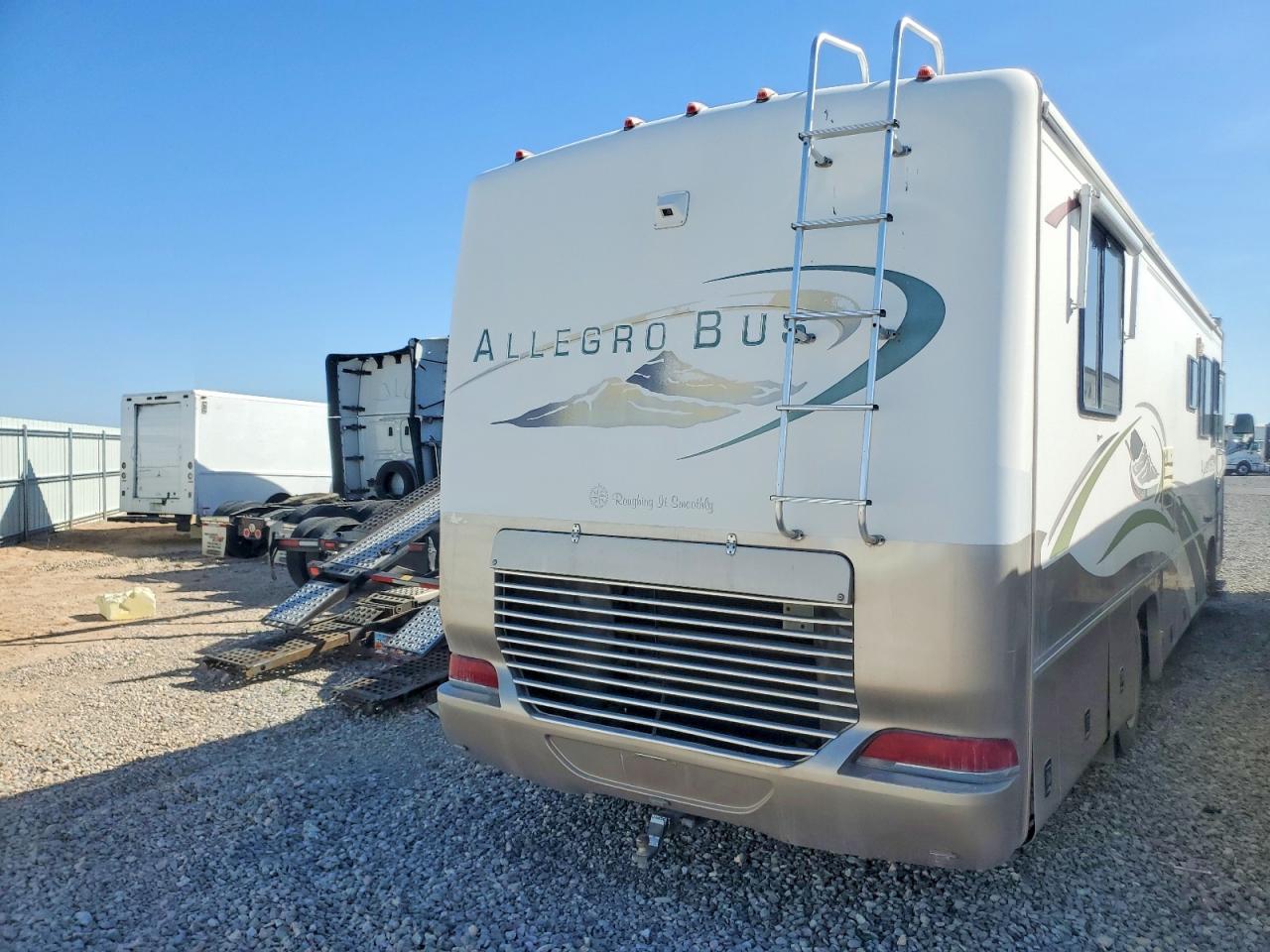 2000 Frht All other VIN 4UZ6XFBA5YCF99159 COPART salvage auction — Minor Dent/Scratches, NV - CERTIFICATE OF TITLE, sold $4,325 on 2026-06-22 (photo 4)