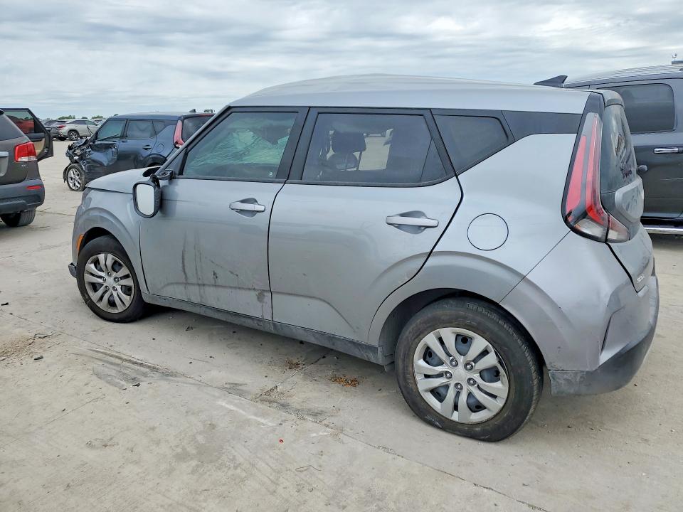 2025 Kia Soul VIN KNDJ23AU8S7958721 COPART salvage auction — SIDE, Tx - Salvage Vehicle Title, sold $1,600 on 2026-07-13 (photo 2)