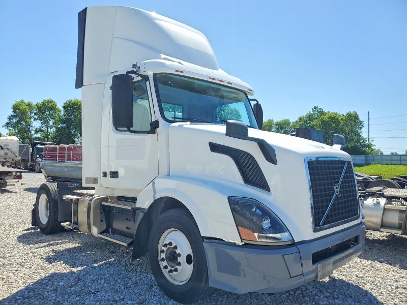 2018 Volvo VIN 4V4N39TG6JN892760 COPART salvage auction — NORMAL WEAR, In - Certificate Of Title, sold $5,700 on 2026-07-10 (photo 1)