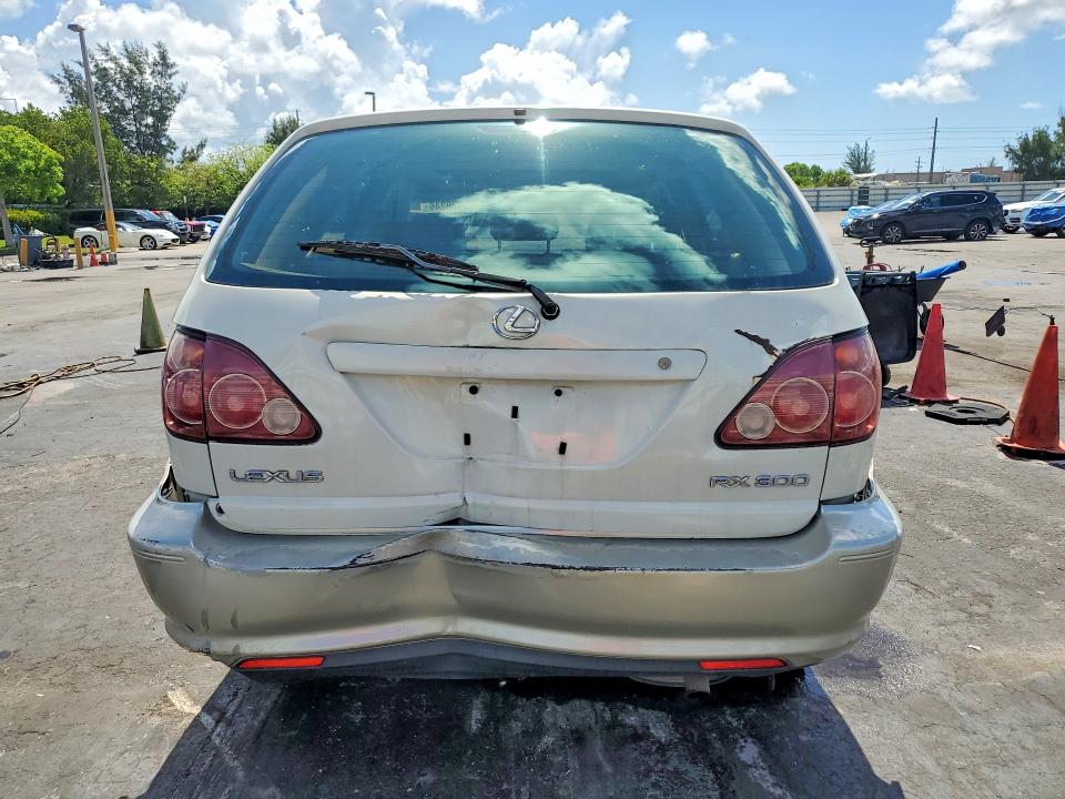 2000 Lexus Rx 300 VIN JT6GF10U2Y0065831 COPART salvage auction — FRONT END, FL - CERT OF TITLE SLVG REBUILDABLE, sold $575 on 2026-07-27 (photo 6)