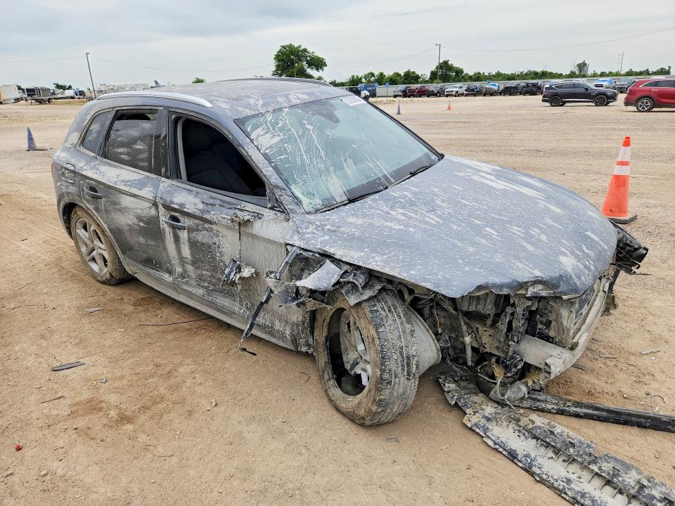 2018 Audi Q5 VIN WA1ANAFY0J2095846 COPART salvage auction — FRONT END, Tx - Salvage Vehicle Title, sold $2,500 on 2026-07-29 (photo 4)