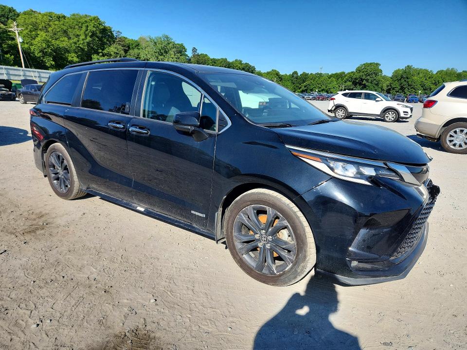 2021 Toyota Sienna VIN 5TDDRKEC4MS051042 COPART salvage auction — REAR END, Nc - Salvage Certificate Of Title, sold $5,500 on 2026-07-29 (photo 4)