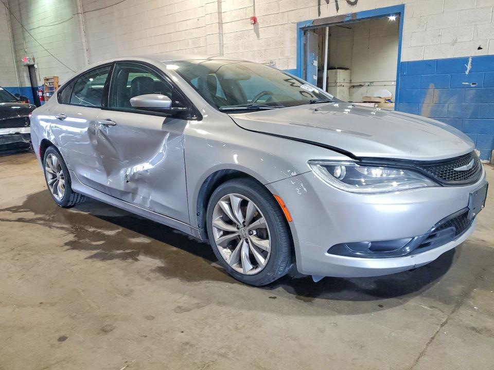 2015 Chrysler 200 VIN 1C3CCCBB7FN625497 COPART salvage auction — SIDE, Mi - Cert Of Title-Rebuilt Salvage, sold $2,200 on 2026-07-02 (photo 4)