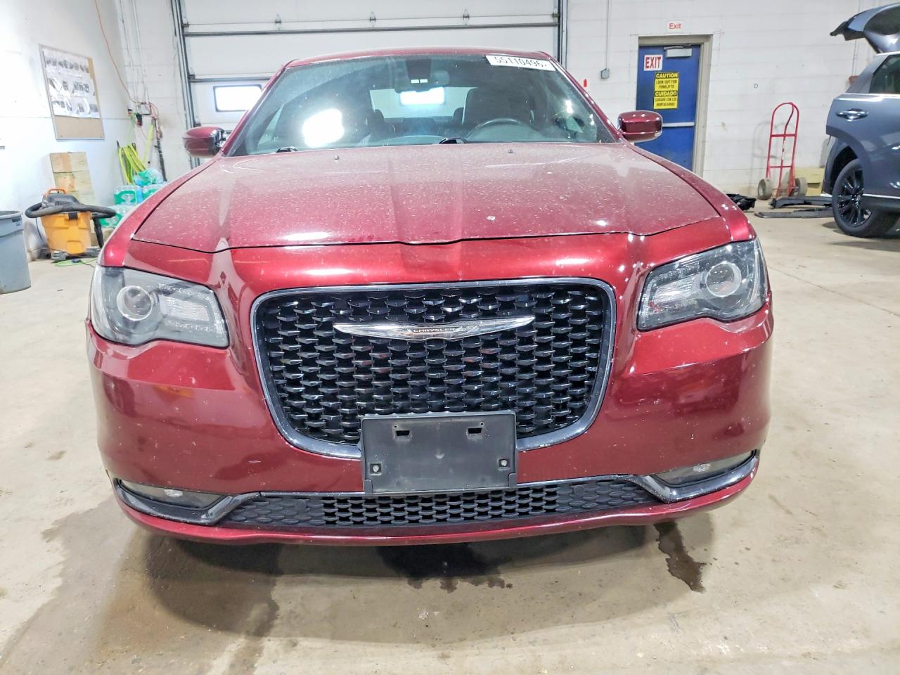 2018 Chrysler 300 VIN 2C3CCAGG2JH165448 COPART salvage auction — Rear End, MN - CERT OF TITLE-SALVAGE, sold $6,100 on 2026-07-09 (photo 5)