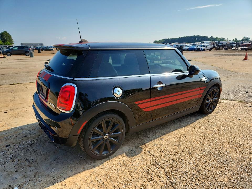 2017 Mini Cooper VIN WMWXP7C37H2A46045 COPART salvage auction — HAIL, Tx - Certificate Of Title, sold $40 on 2026-08-10 (photo 3)