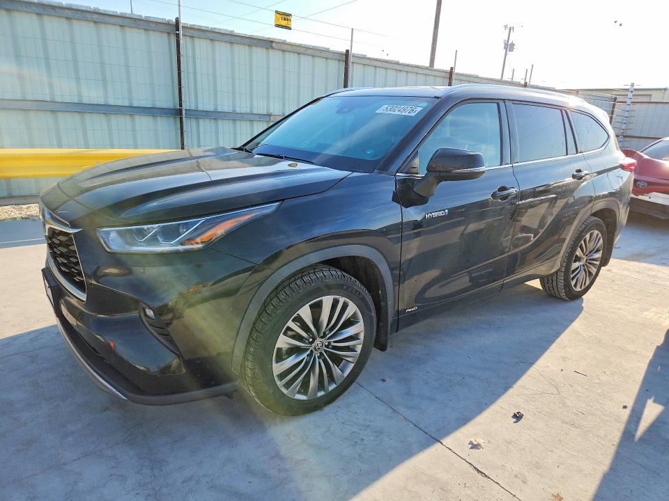 2021 Toyota VIN 5TDEBRCHXMS017767 COPART salvage auction — WATER/FLOOD, Tx - Salvage Title-Flood Damage, sold $17,900 on 2026-07-02 (photo 1)