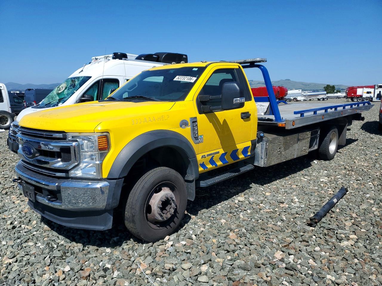 2020 Ford F-550 super duty VIN 1FDUF5GT5LDA06477 COPART salvage auction — Side, CA - DIS/DLR/EXP ONLY CLEAN TITLE (P), sold $32,750 on 2026-06-01 (photo 1)