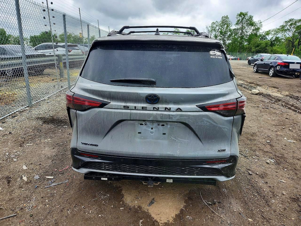 2025 Toyota Sienna VIN 5TDDSKFC0SS171081 COPART salvage auction — Burn, MD - CERT OF SALVAGE > 75% DAMAGE, sold $32,250 on 2026-06-30 (photo 6)