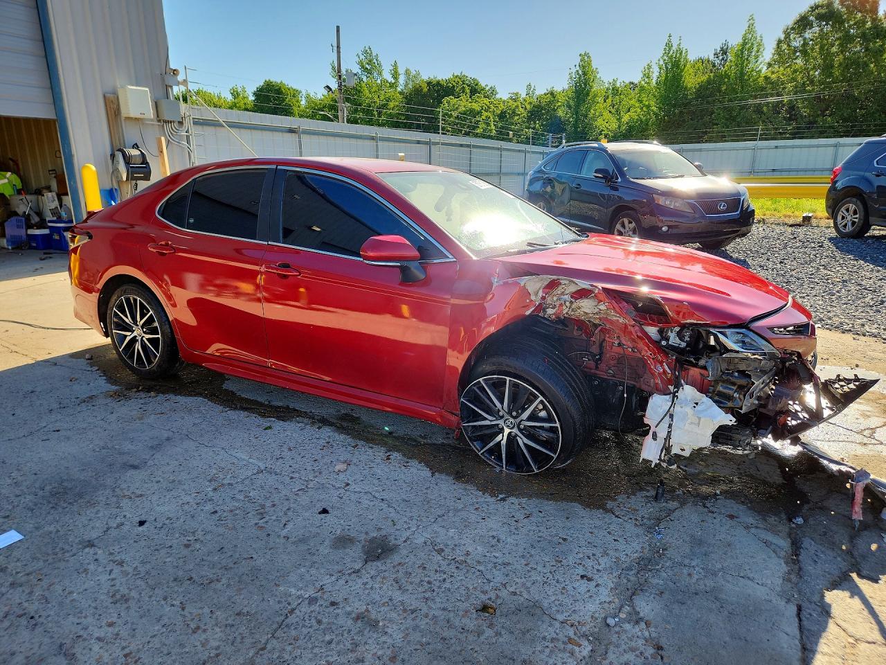 2023 Toyota Camry VIN 4T1G11AKXPU155672 COPART salvage auction — Side, MS - CERT OF TITLE-SALVAGED, sold $4,750 on 2026-07-09 (photo 4)
