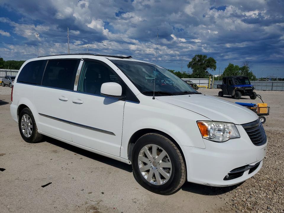 2015 Chrysler Town & country VIN 2C4RC1BG8GR198342 COPART salvage auction — SIDE, IA - CERT OF TITLE-SALVAGE TITLE, sold $1,550 on 2026-07-31 (photo 4)