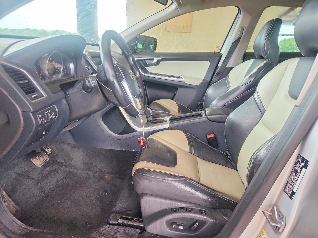 2017 Volvo XC60 VIN YV440MDJ2H2090860 COPART salvage auction — Side, AL - CERT OF TITLE-SALVAGE TITLE, sold $1,900 on 2026-07-01 (photo 7)