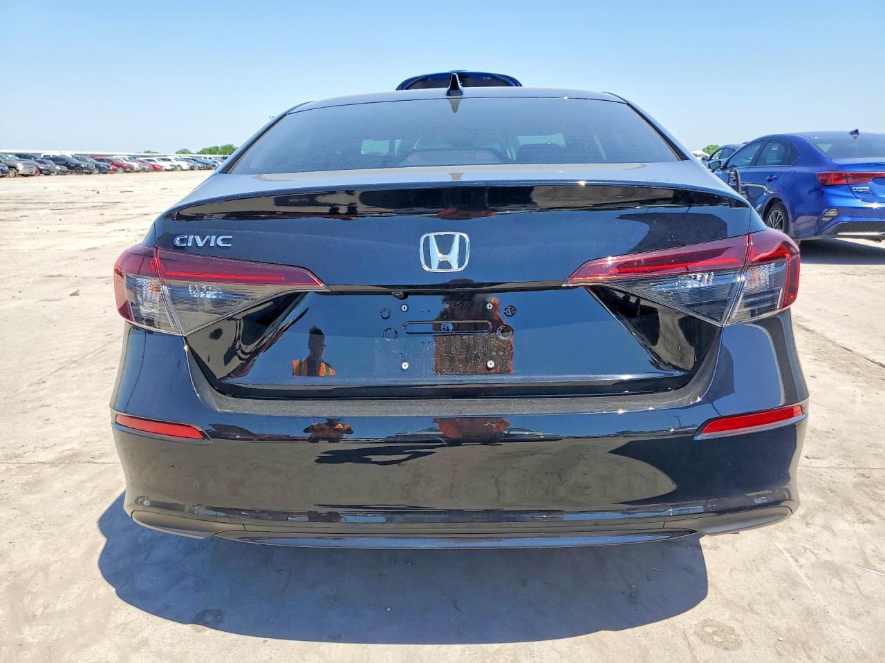 2026 Honda Civic VIN 2HGFE2F24TH576269 COPART salvage auction — Front End, TX - SALVAGE VEHICLE TITLE, sold $7,000 on 2026-07-09 (photo 6)