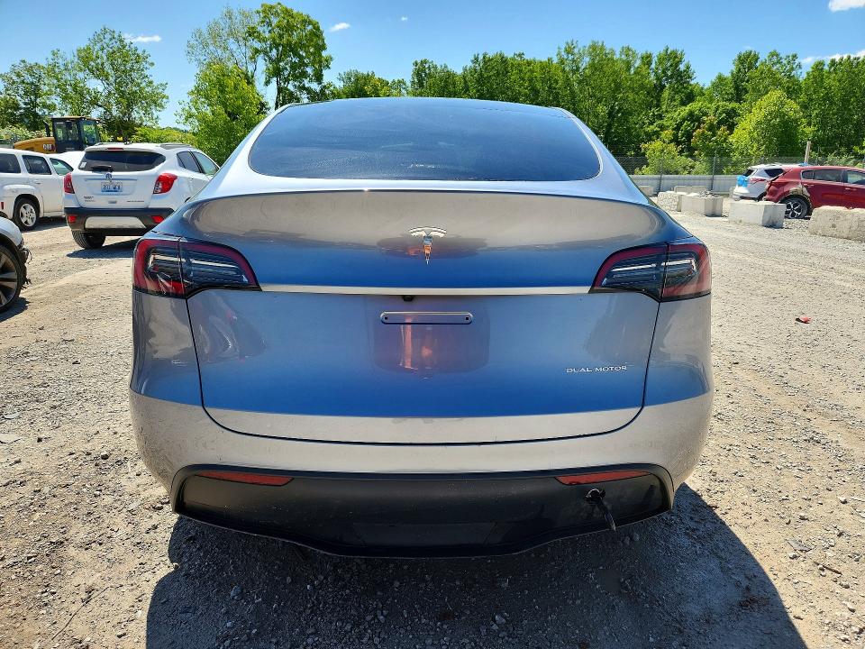 2025 Tesla Model y VIN 7SAYGDEE5SA359052 COPART salvage auction — FRONT END, Ky - Cert Of Title-Salvage Water, sold $14,300 on 2026-07-16 (photo 6)