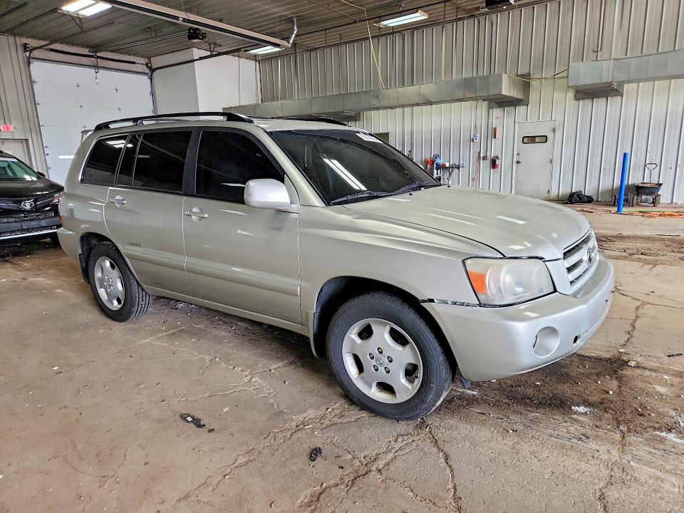 2006 Toyota Highlander VIN JTEDP21A960117290 COPART salvage auction — MINOR DENT/SCRATCHES, Wi - Certificate Of Title, sold $1,250 on 2026-07-06 (photo 4)